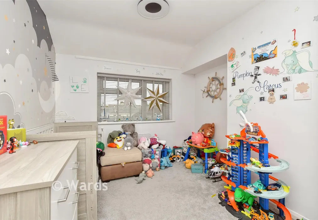 Bedroom 3 - Keycol Hill, Bobbing, Sittingbourne, Kent - Wards of Kent