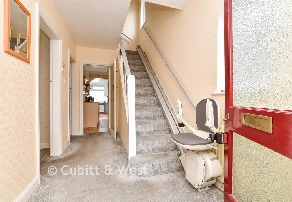 Entrance Hall - Fir Road, Sutton, Surrey - Wards of Kent