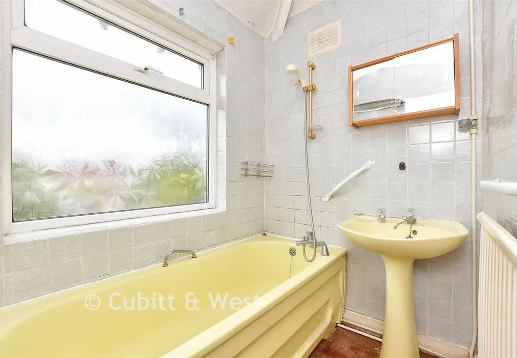 Bathroom - Fir Road, Sutton, Surrey - Wards of Kent