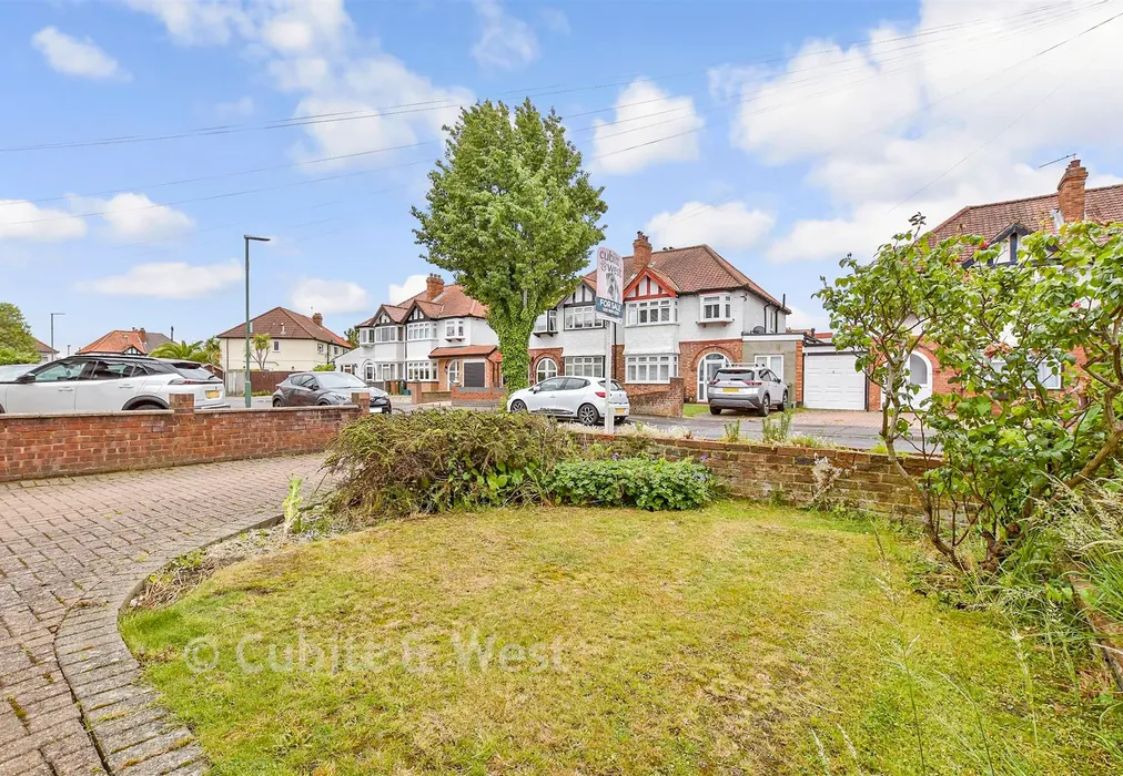 Front Garden - Fir Road, Sutton, Surrey - Wards of Kent