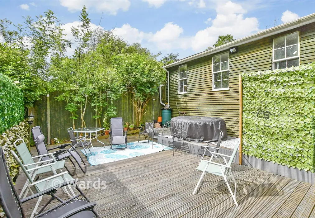 Patio / Decking - Hubble Drive, Maidstone, Kent - Wards of Kent