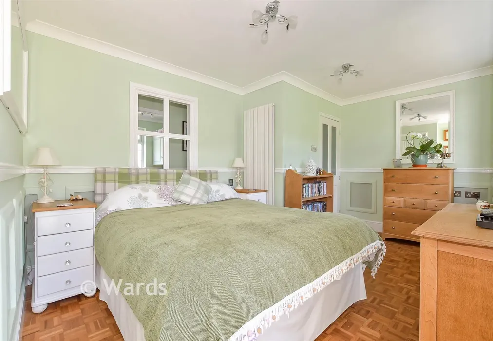 Bedroom 2 - Beacon Way, Lympne, Kent - Wards of Kent