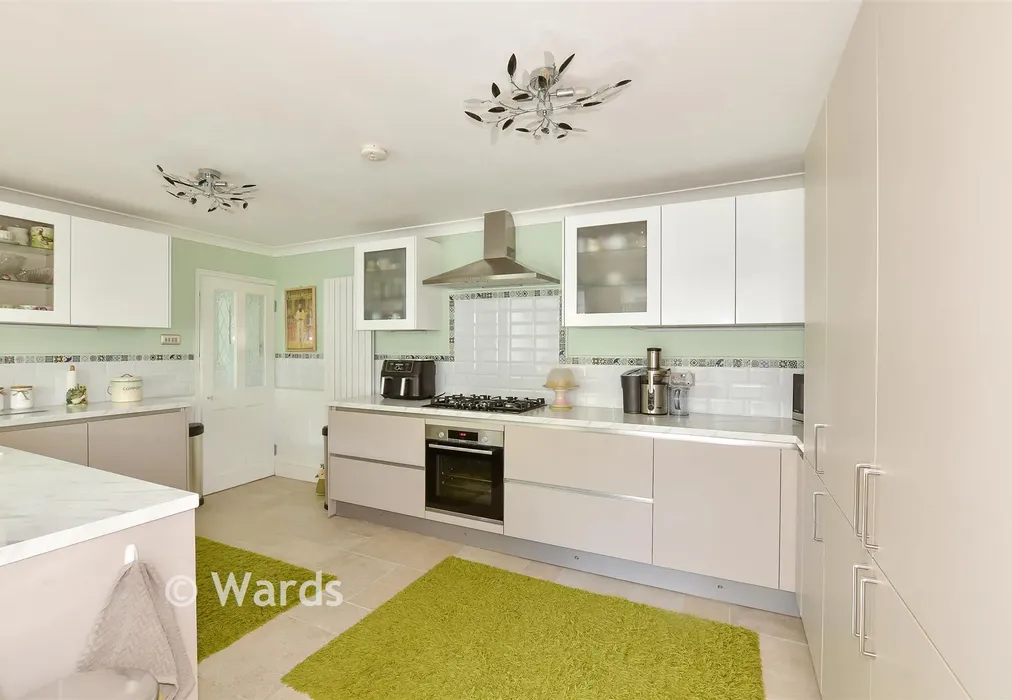 Kitchen - Beacon Way, Lympne, Kent - Wards of Kent