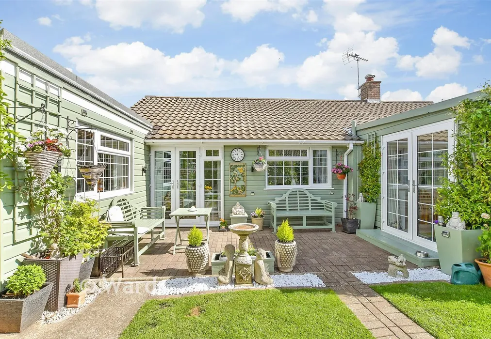 Patio / Decking - Beacon Way, Lympne, Kent - Wards of Kent