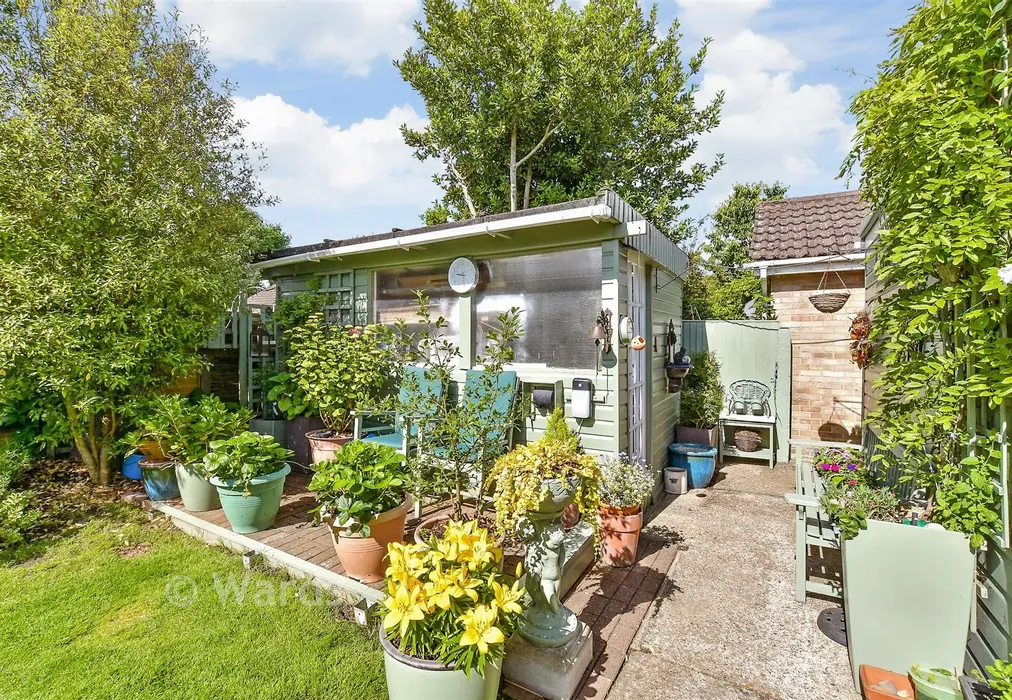 Workshop/Outbuildings - Beacon Way, Lympne, Kent - Wards of Kent