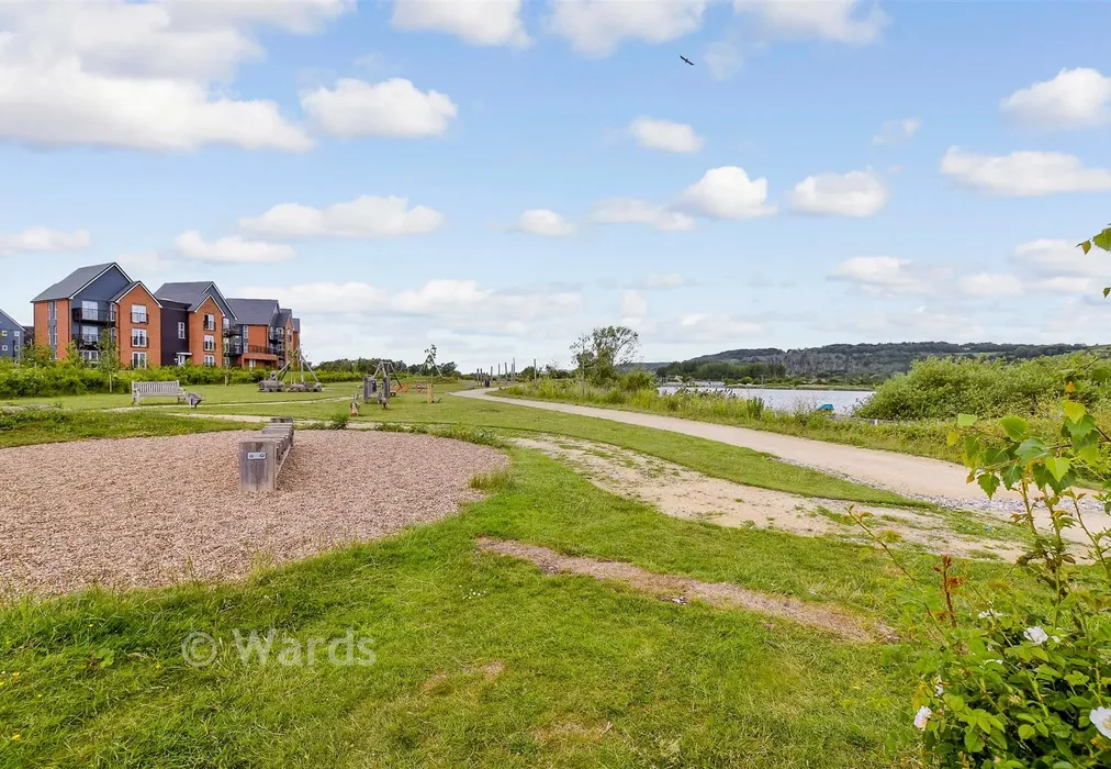 Surrounding Area - Woodpecker Way, Hythe, Kent - Wards of Kent