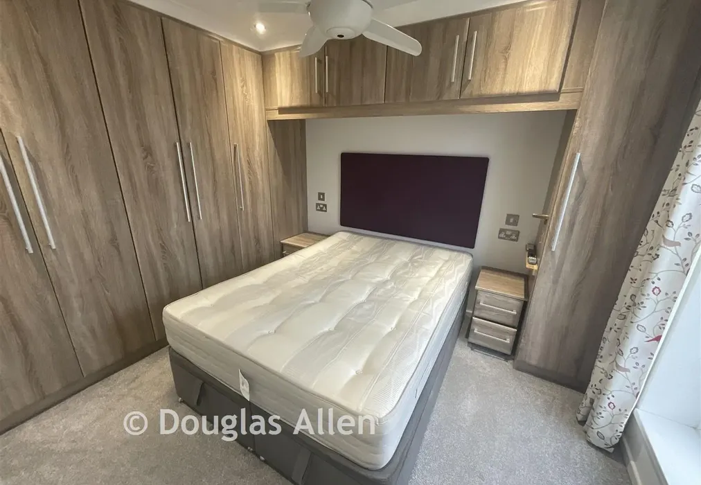 Bedroom - Lower Dunton Road, Brentwood, Essex - Wards of Kent