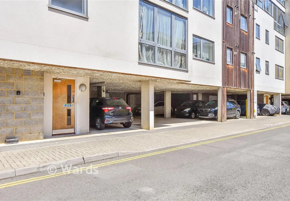 Driveway/Parking - Clifford Way, Maidstone, Kent - Wards of Kent
