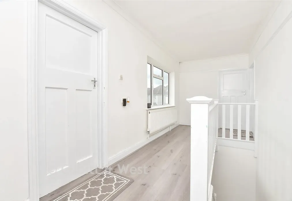 Landing - Addisons Close, Shirley, Croydon, Surrey - Wards of Kent