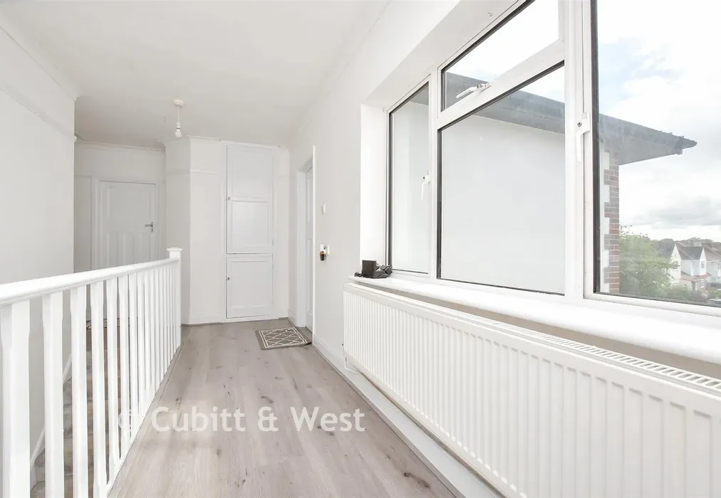 Landing - Addisons Close, Shirley, Croydon, Surrey - Wards of Kent