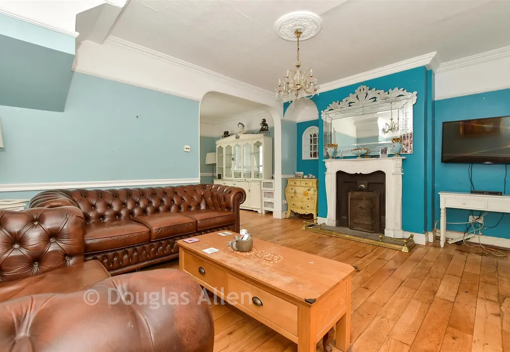 Lounge - Church End Lane, Runwell, Wickford, Essex - Wards of Kent