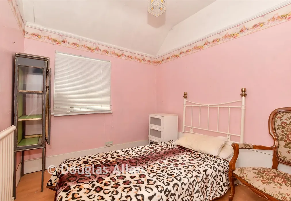 Bedroom 3 - Church End Lane, Runwell, Wickford, Essex - Wards of Kent