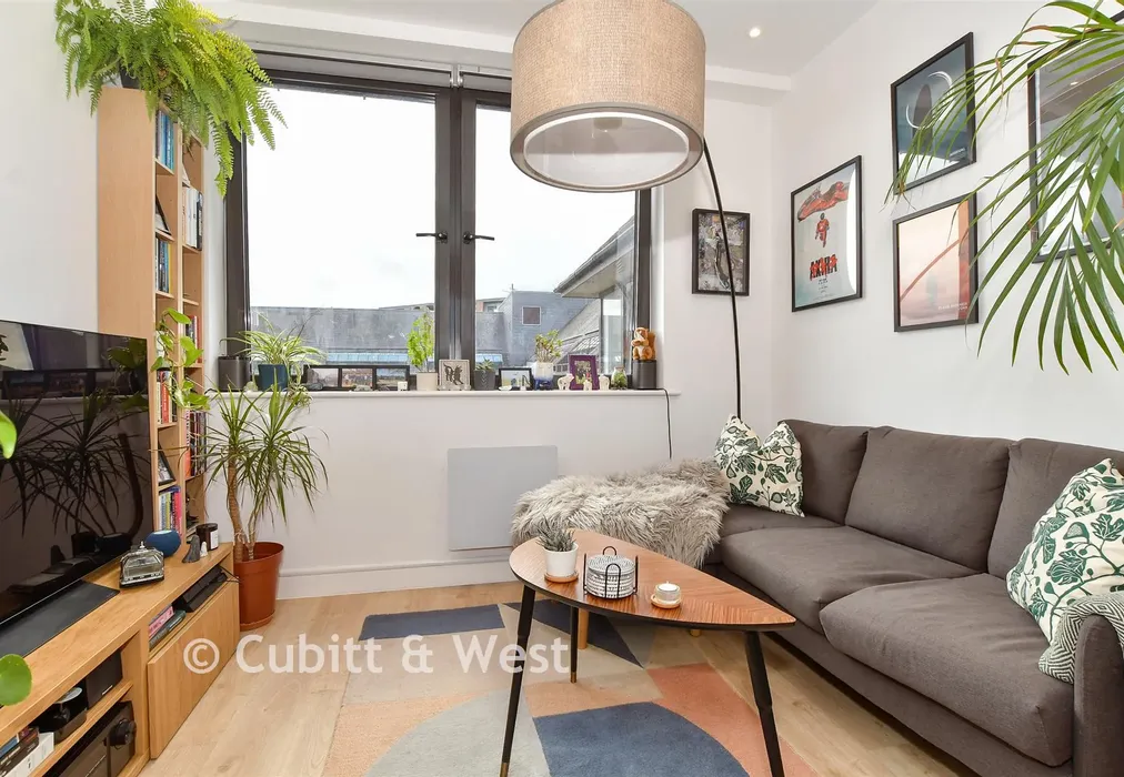 Lounge/Kitchen - Station Road, Redhill, Surrey - Wards of Kent