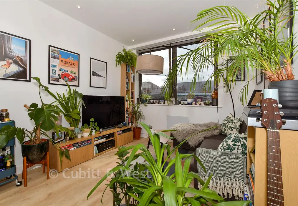 Lounge/Kitchen - Station Road, Redhill, Surrey - Wards of Kent