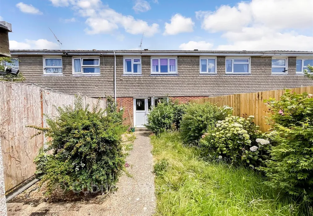 Rear Garden - Wheatcroft, Littlehampton, West Sussex - Wards of Kent