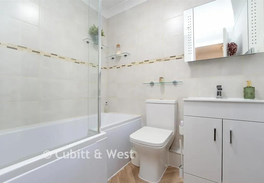 Bathroom - The Woodlands, Smallfield, Surrey - Wards of Kent
