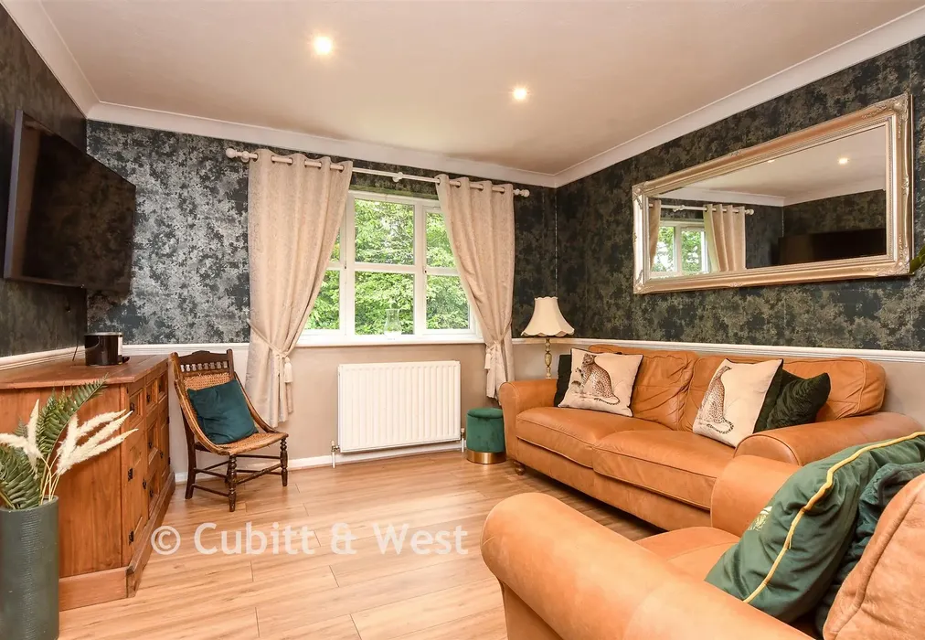 Living Area - The Woodlands, Smallfield, Surrey - Wards of Kent
