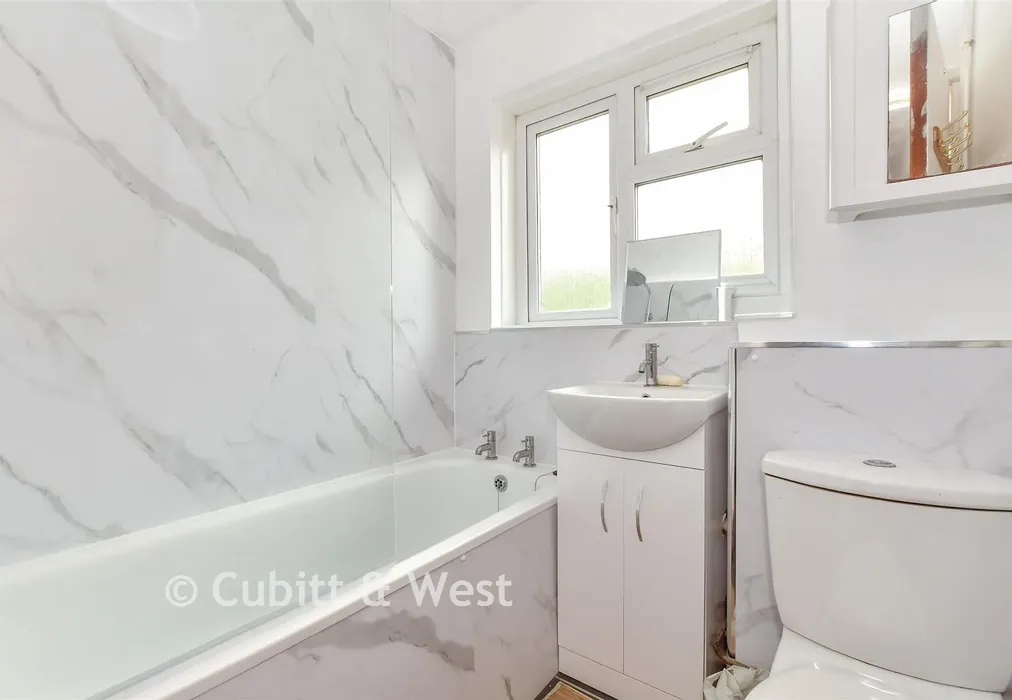 Bathroom - Milton Road, Waterlooville, Hampshire - Wards of Kent