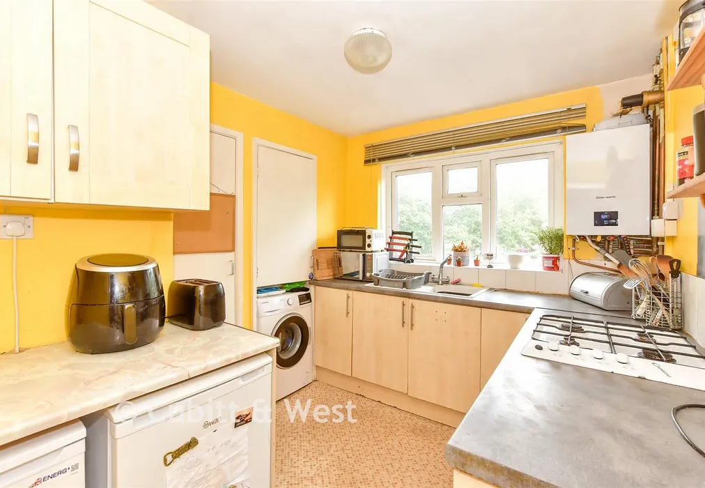 Kitchen - Milton Road, Waterlooville, Hampshire - Wards of Kent
