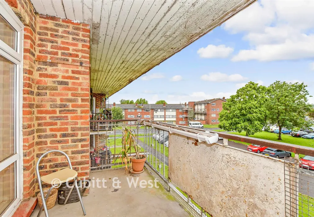 Balcony / Terrace - Milton Road, Waterlooville, Hampshire - Wards of Kent