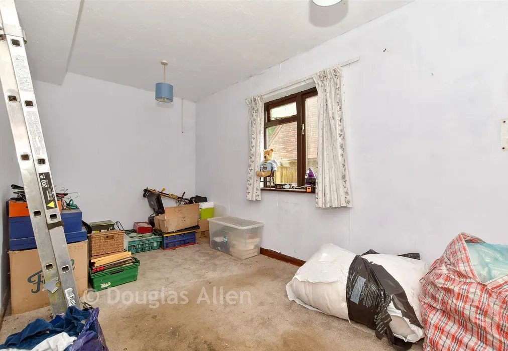 Bedroom 1 - Branksome Avenue, Wickford, Essex - Wards of Kent