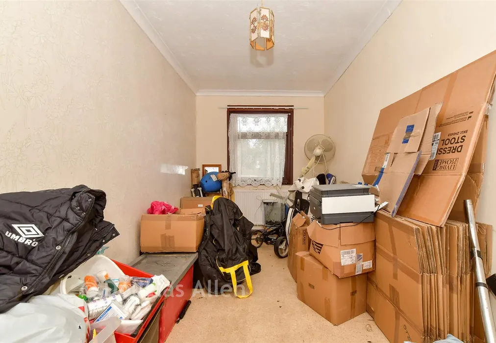 Bedroom 2 - Branksome Avenue, Wickford, Essex - Wards of Kent