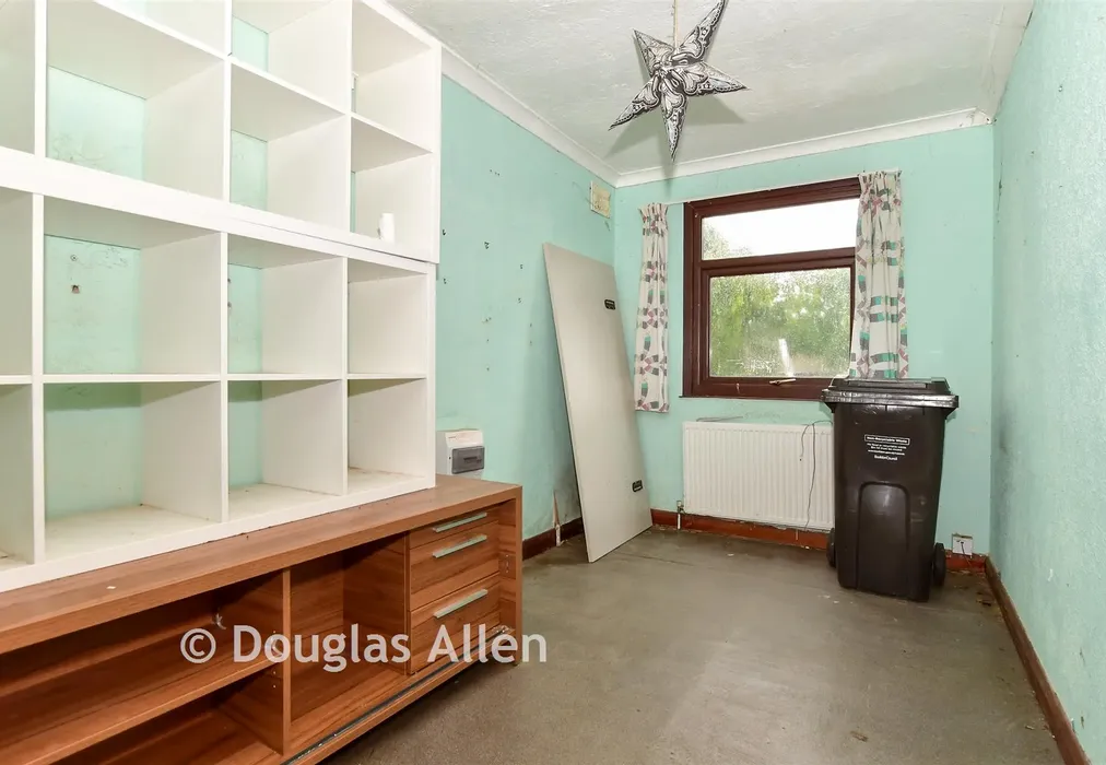 Bedroom 3 - Branksome Avenue, Wickford, Essex - Wards of Kent