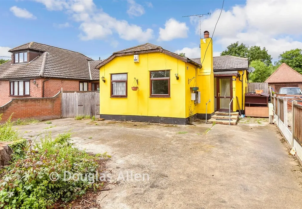 External (Web) - Branksome Avenue, Wickford, Essex - Wards of Kent