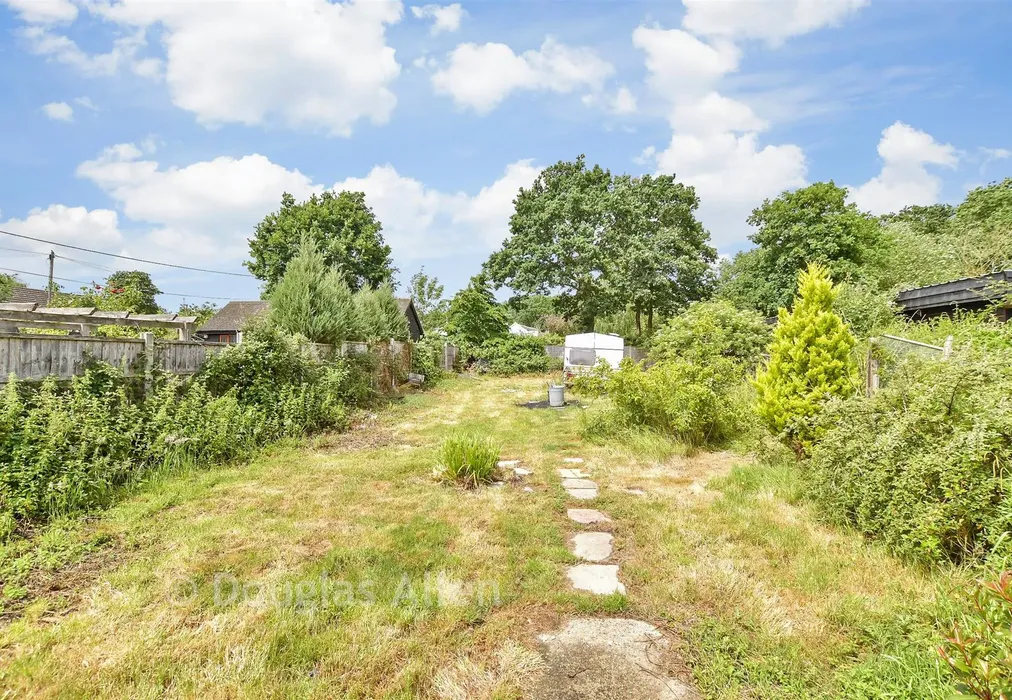 Rear Garden - Branksome Avenue, Wickford, Essex - Wards of Kent