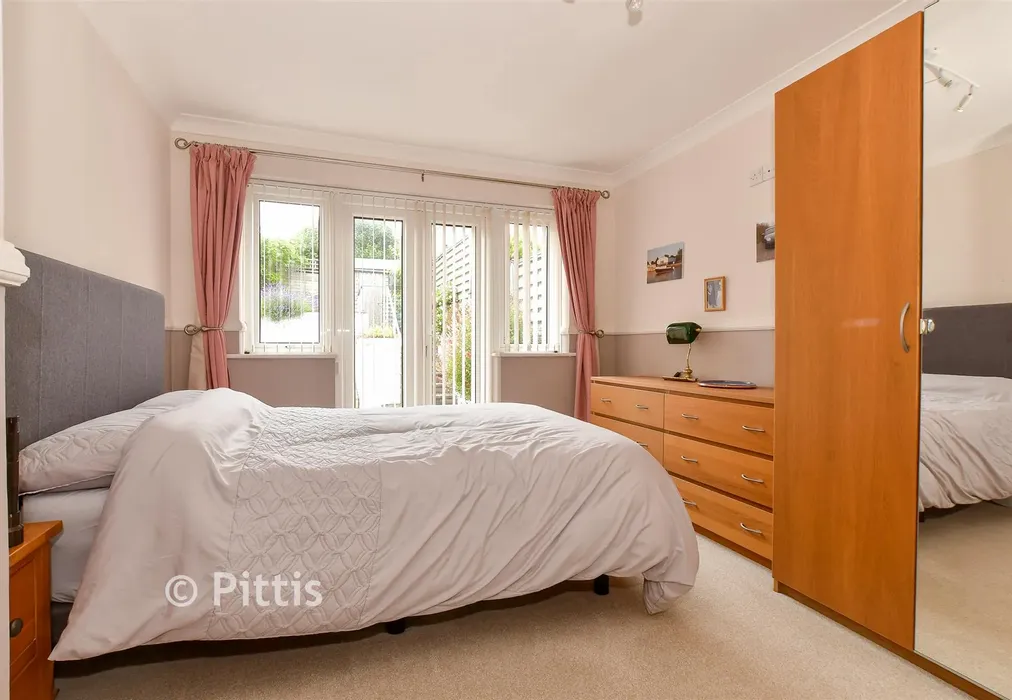 Bedroom 1 - Stenbury View, Wroxall, Isle of Wight - Wards of Kent