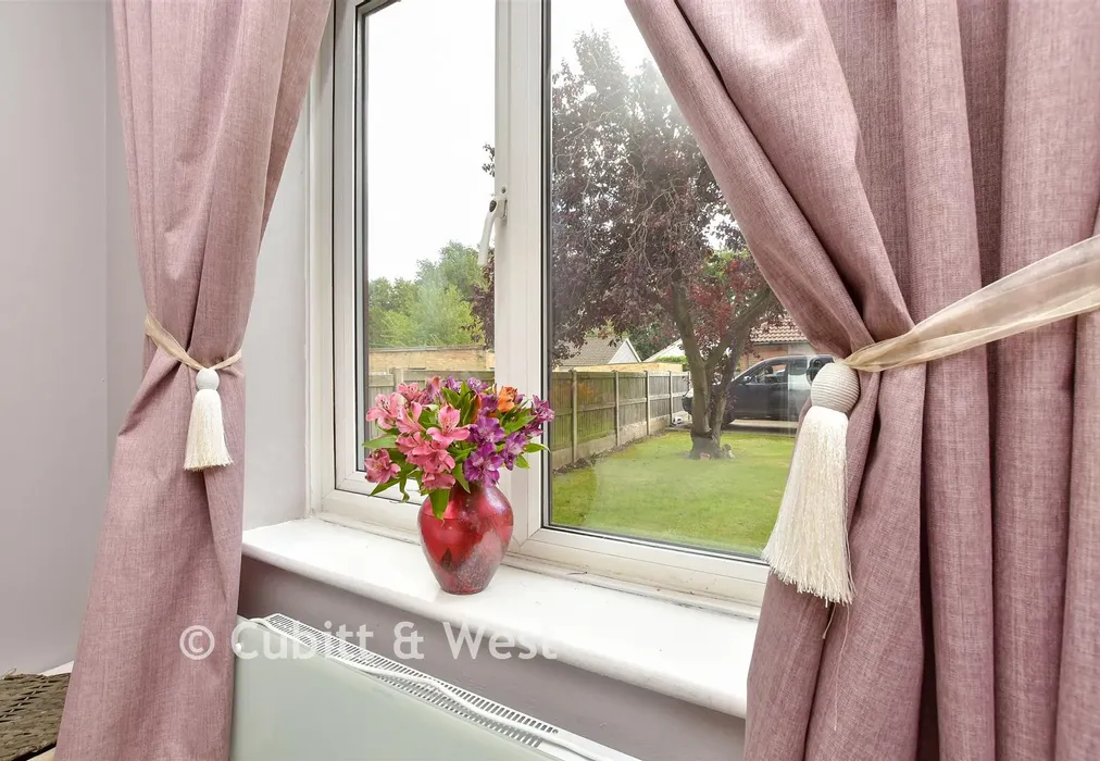 Internal Lifestyle Photograph - Denmark Road, Carshalton, Surrey - Wards of Kent