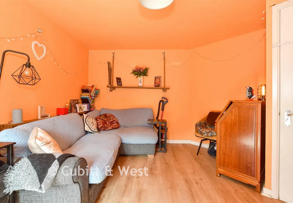 Lounge - Deer Way, Horsham, West Sussex - Wards of Kent