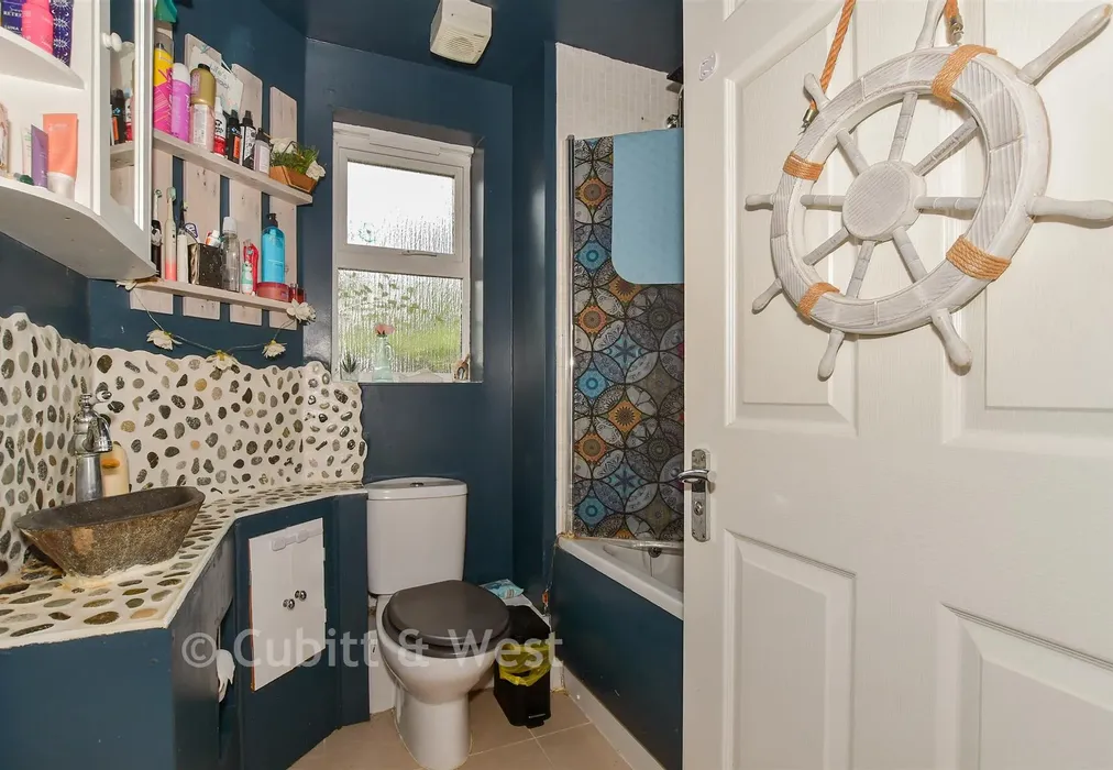 Bathroom - Deer Way, Horsham, West Sussex - Wards of Kent