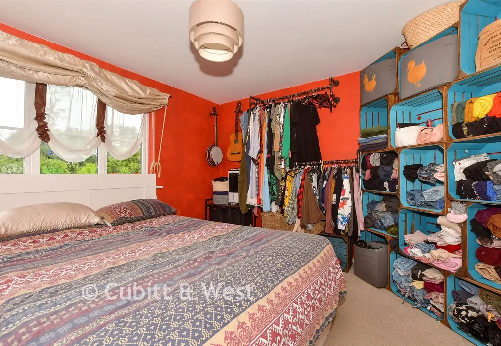 Bedroom 1 - Deer Way, Horsham, West Sussex - Wards of Kent