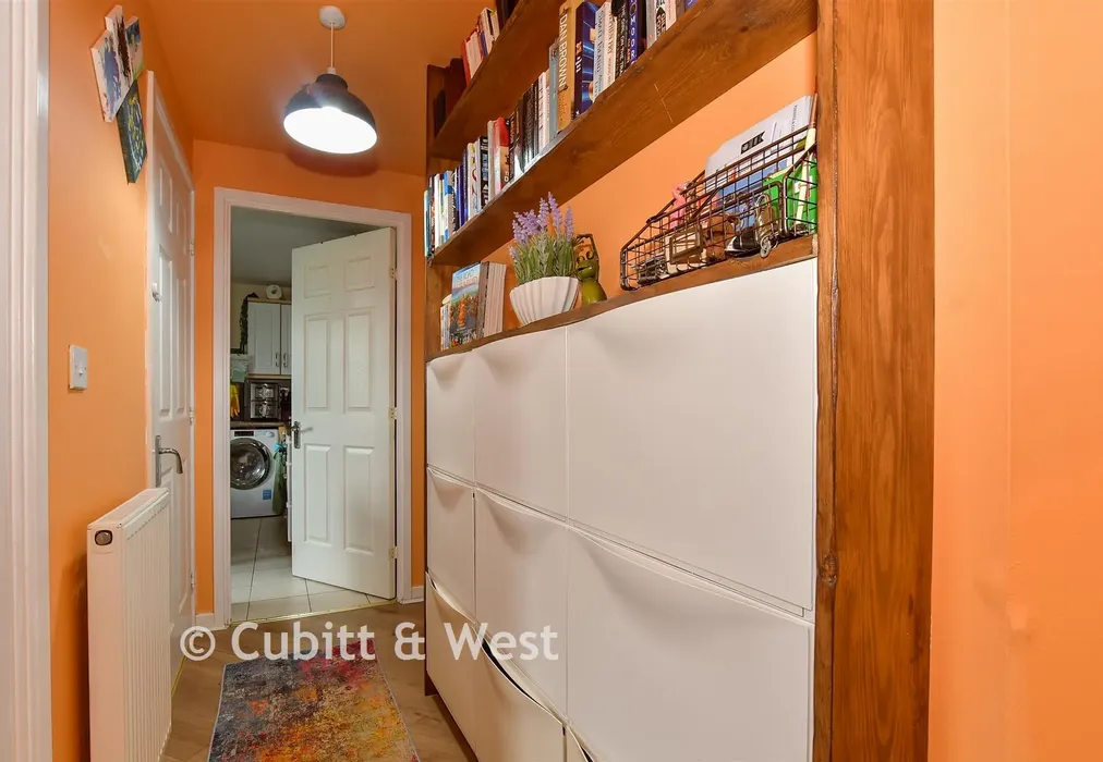 Hallway - Deer Way, Horsham, West Sussex - Wards of Kent