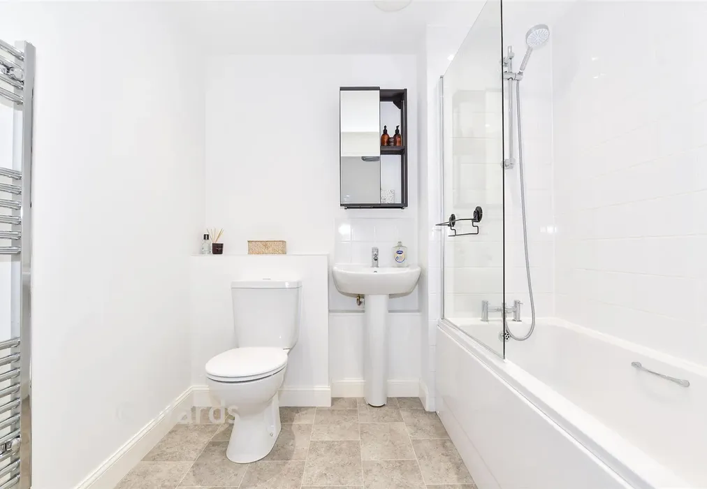 Bathroom - Beatrix Drive, Aylesford, Kent - Wards of Kent