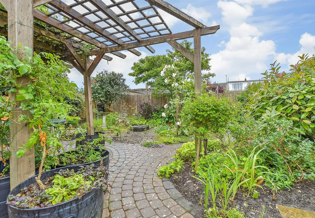Rear Garden - Megan Close, Lydd, Kent - Wards of Kent