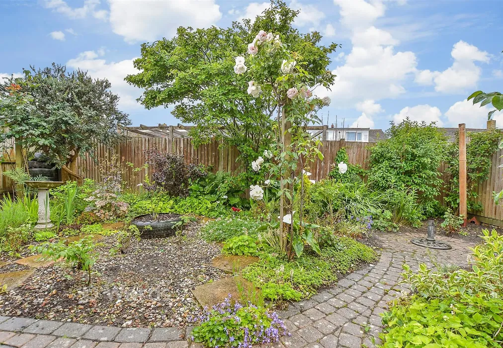 Rear Garden - Megan Close, Lydd, Kent - Wards of Kent