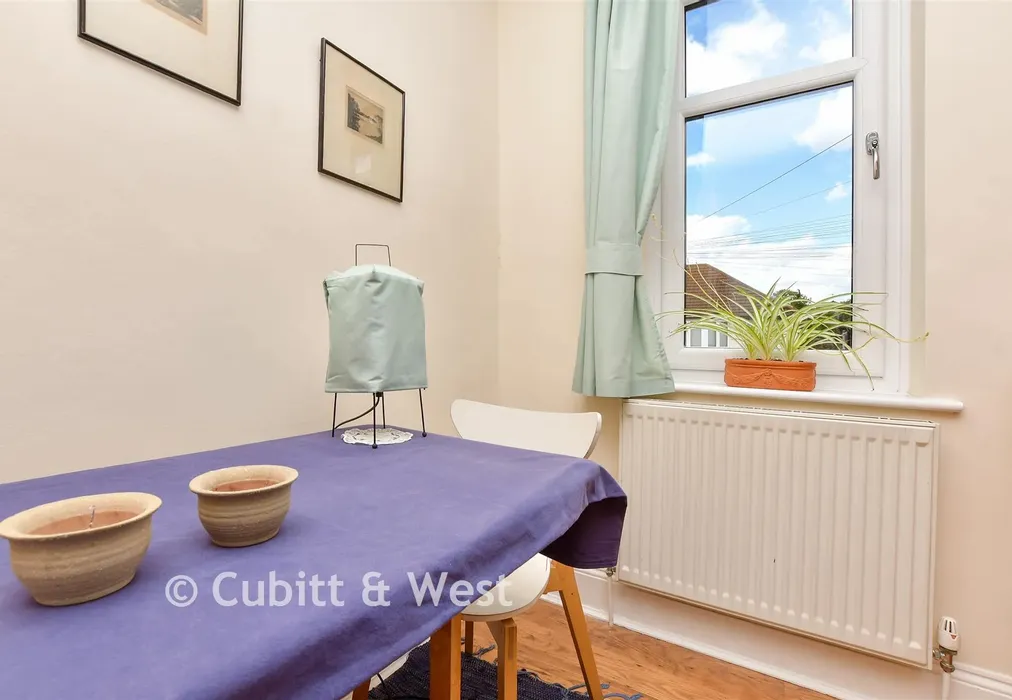 Lounge - Carshalton Grove, Sutton, Surrey - Wards of Kent