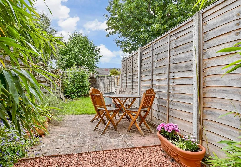 Rear Garden - Carshalton Grove, Sutton, Surrey - Wards of Kent