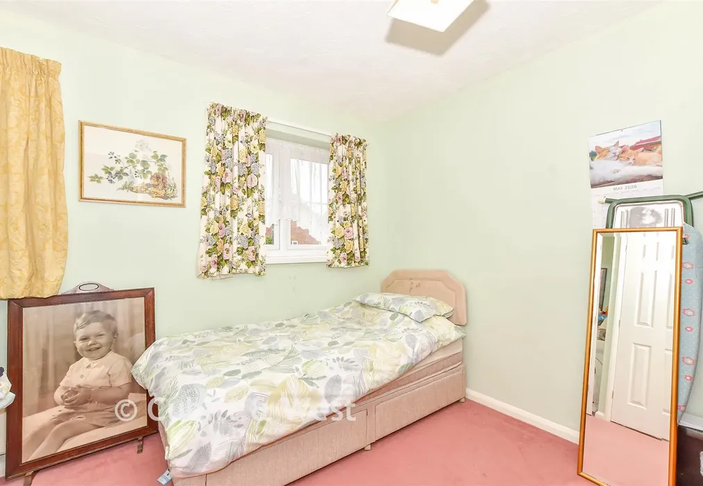 Bedroom 2 - The Smithy, Waterlooville, Hampshire - Wards of Kent