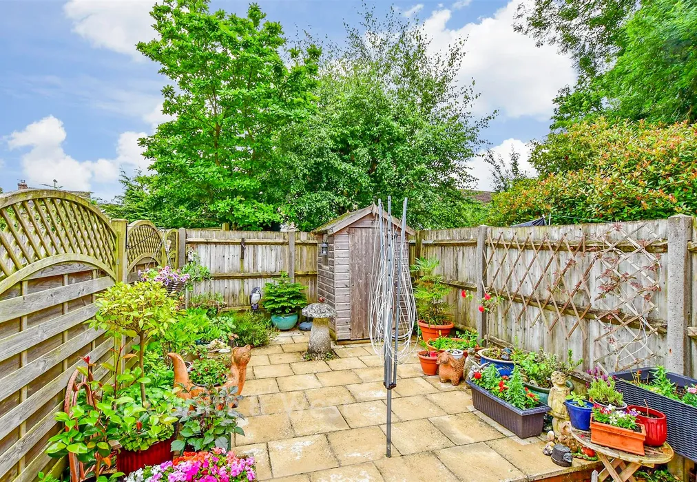 Rear Garden - The Smithy, Waterlooville, Hampshire - Wards of Kent