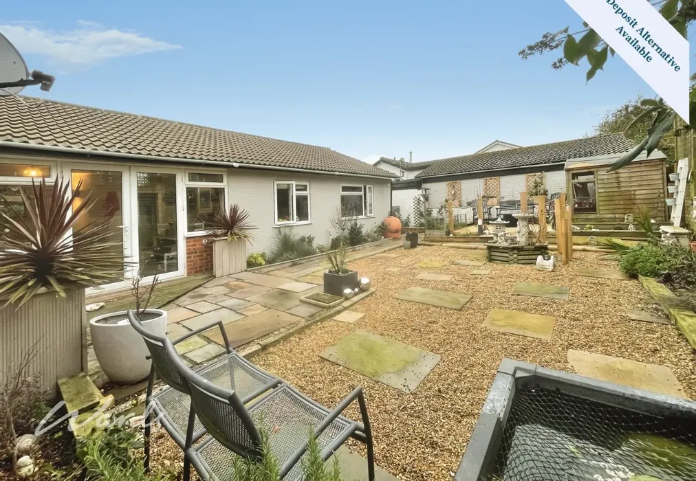a61a4b9b-Garden 2... - Hind Close Dymchurch TN29 - Wards of Kent