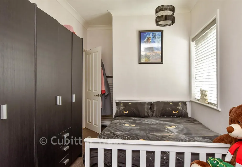 Bedroom 2 - Hoddern Avenue, Peacehaven, East Sussex - Wards of Kent