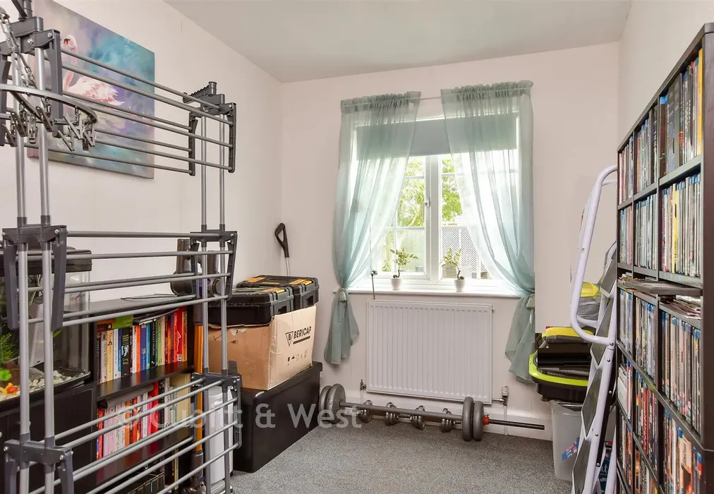 Bedroom 3 - Hoddern Avenue, Peacehaven, East Sussex - Wards of Kent