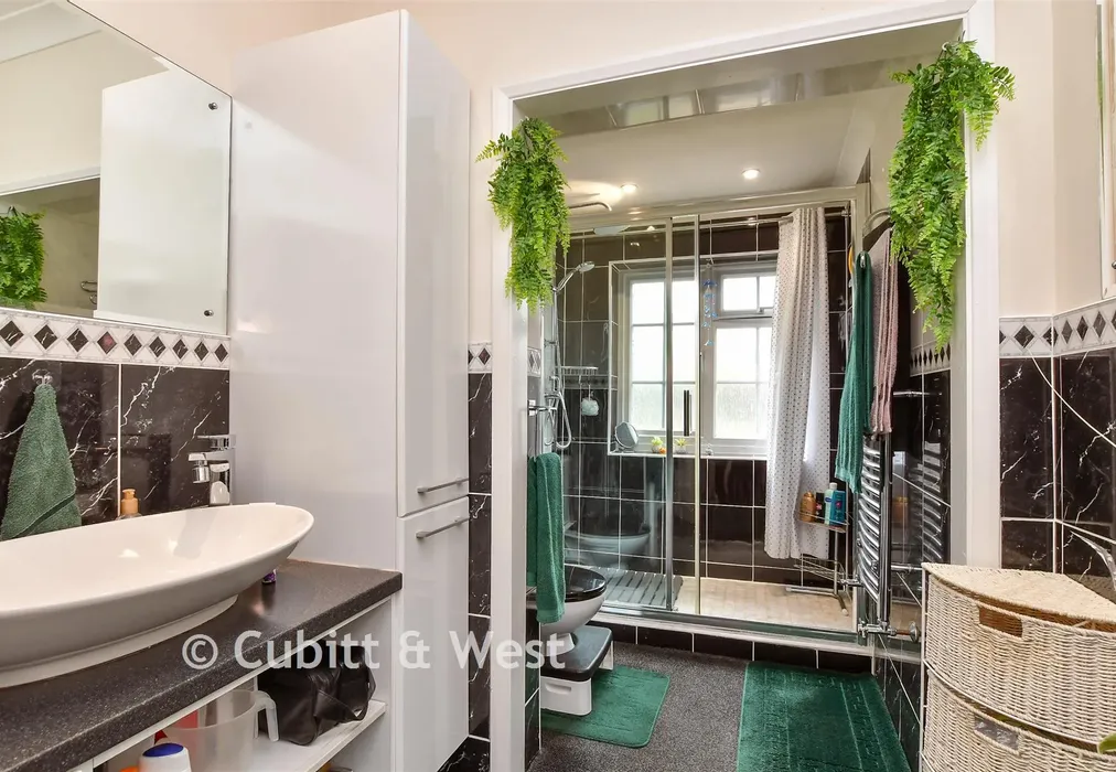 Shower Room - Hoddern Avenue, Peacehaven, East Sussex - Wards of Kent