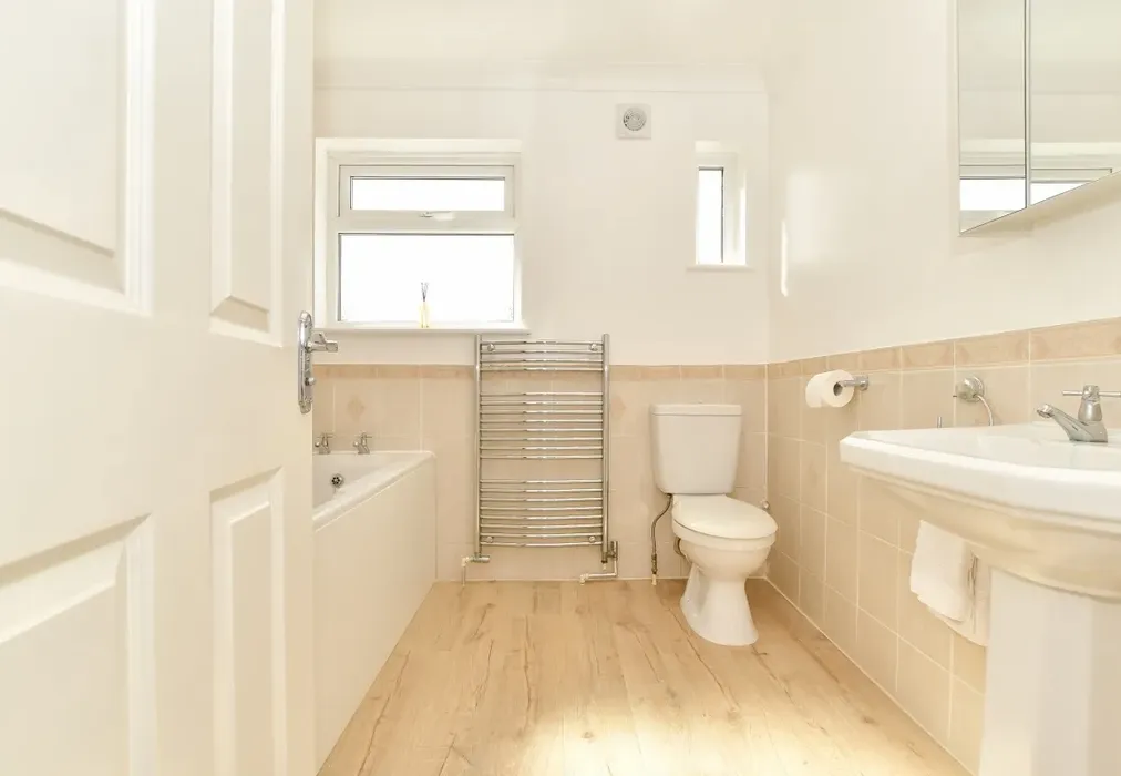  - Gubbins Lane Romford RM3 - Wards of Kent