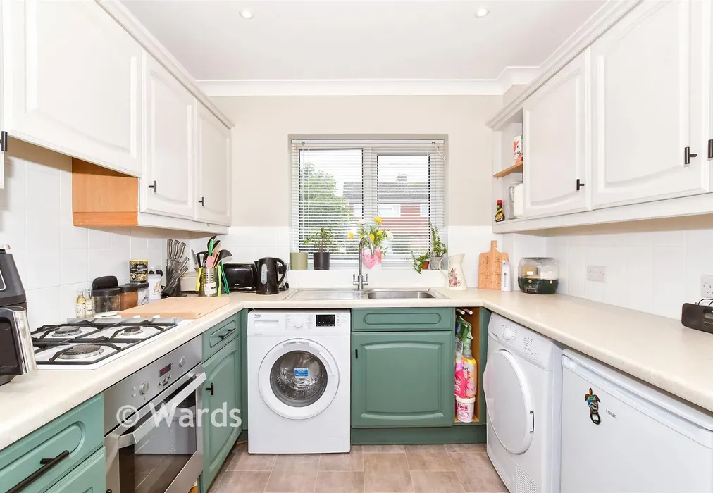 Kitchen - Pembroke Road, Coxheath, Maidstone, Kent - Wards of Kent