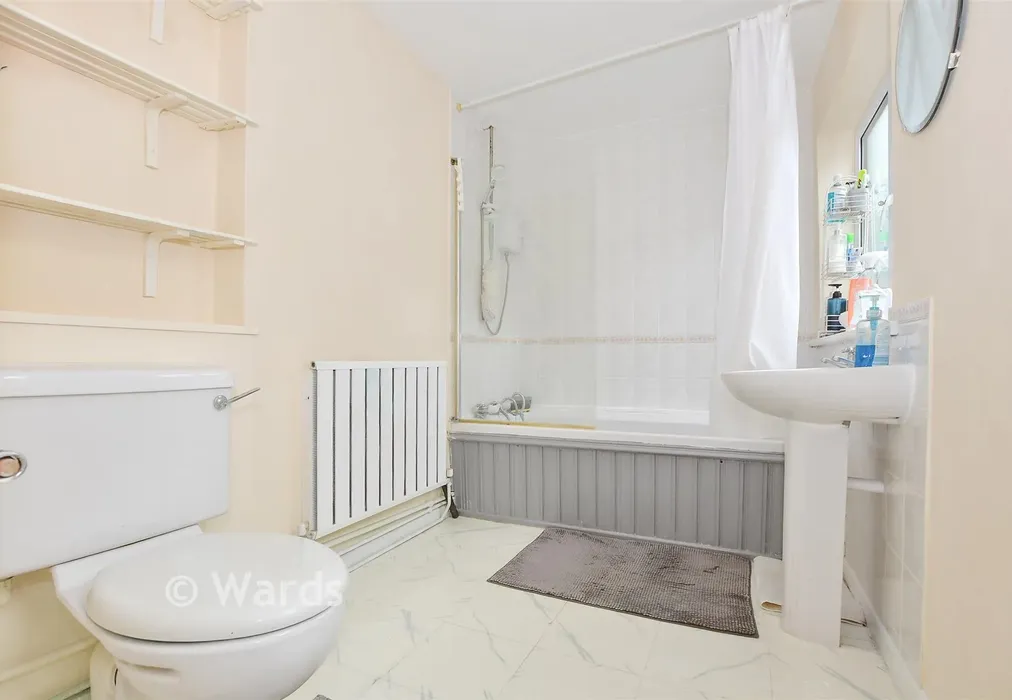 Bathroom - Waterlow Road, Maidstone, Kent - Wards of Kent