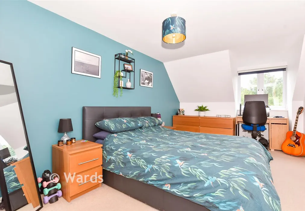 Bedroom 1 - Roman Way, Boughton Monchelsea, Maidstone, Kent - Wards of Kent